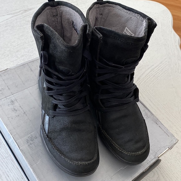 Reebok Easytone Boots Womens 9.5 Thinsulate Warm Walking Combat PVN610 - Picture 3 of 11